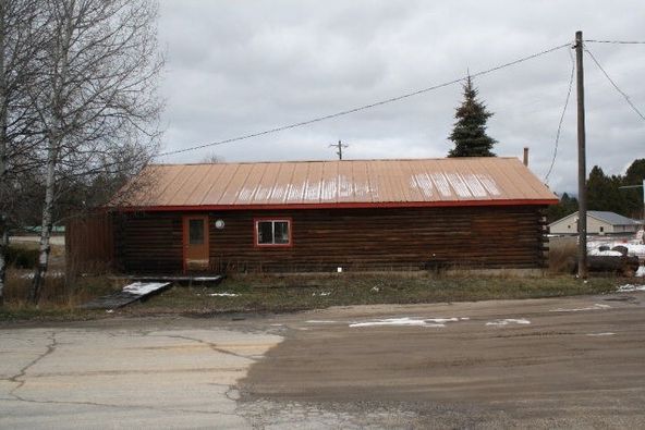 835 S Main St, Cascade, ID 83611